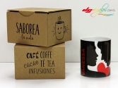 Taza personalizada diseño silueta novios