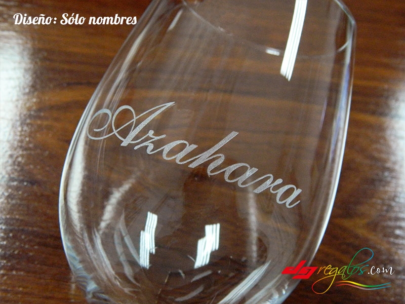 Copa de vino personalizada con el diseño que desee. Copa grabada láser